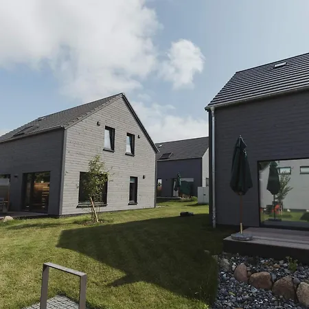Familienhaus Mit Gemuetlichem Wohnbereich * Sagard