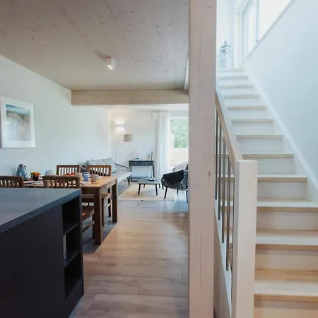 Familienhaus Mit Gemuetlichem Wohnbereich *